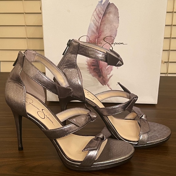 Jessica Simpson gray metal color, ankle strap, open toe heel size 10. - Picture 4 of 6